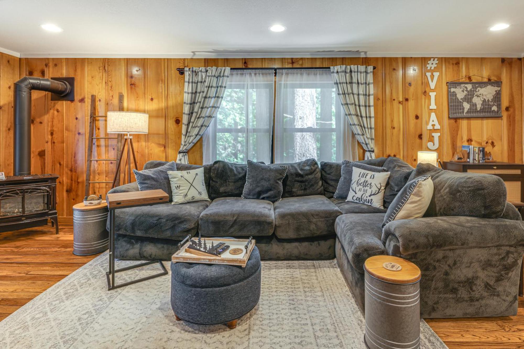 California Mountain With Access And Deck! *