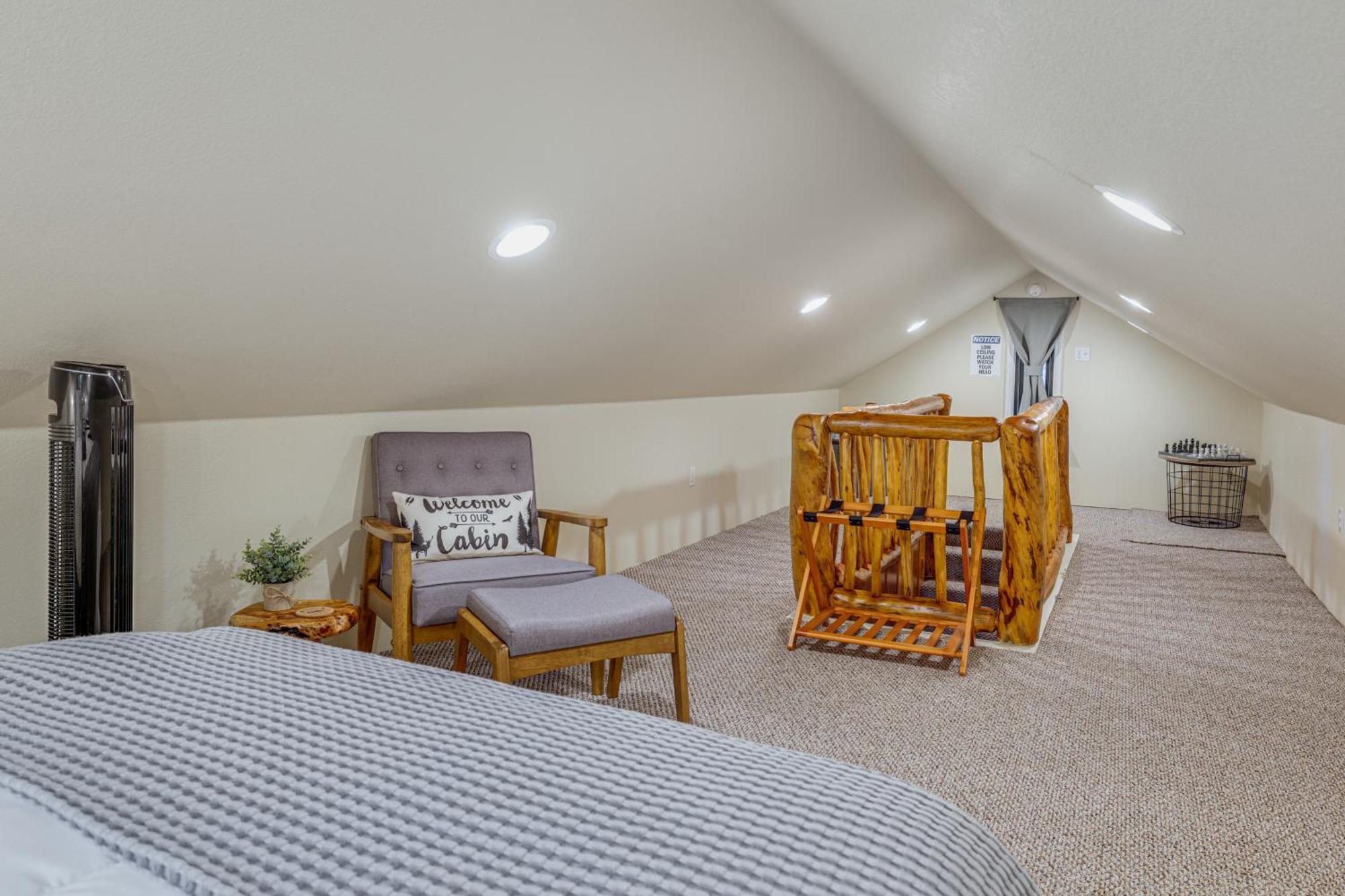 California Mountain With Access And Deck!
